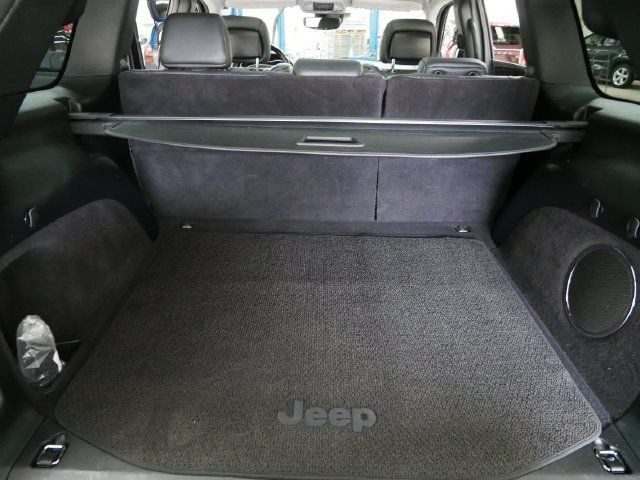 Used 2017 Jeep Grand Cherokee Summit AWD/4WD image 10