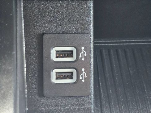Used 2017 Ford F150 XLT w/ Equipment Group 302A Luxury AWD/4WD image 30