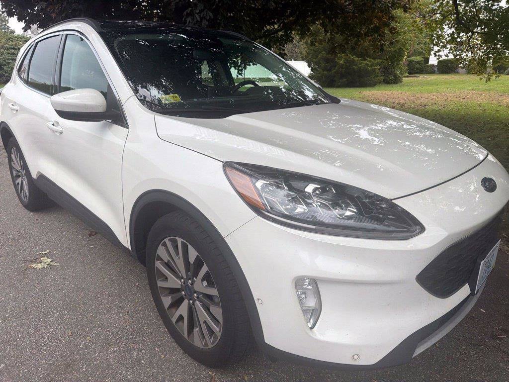 Used 2021 Ford Escape Titanium w/ Class II Trailer Tow Package AWD/4WD image 1