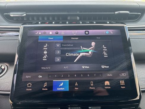 Used 2023 Jeep Grand Cherokee Overland w/ Luxury Tech Group IV image 9