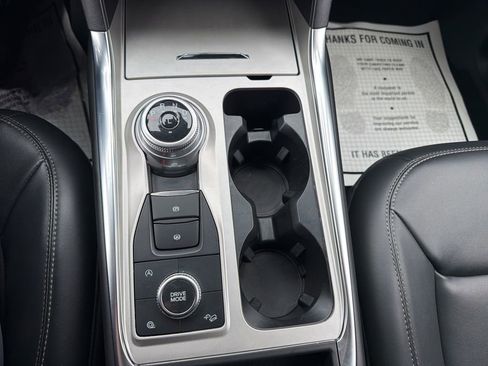 Used 2021 Ford Explorer XLT w/ Equipment Group 202A image 31