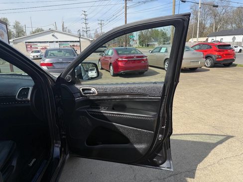 Used 2014 Jeep Grand Cherokee Limited image 16