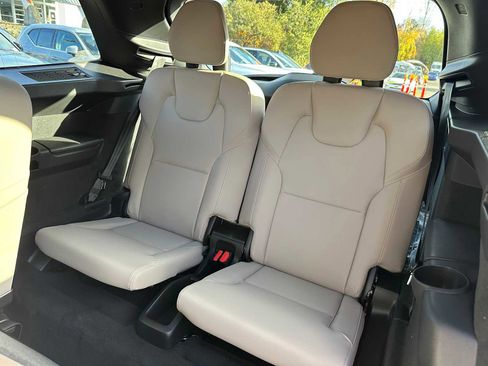 New 2026 Volvo XC90 T8 Plus image 17