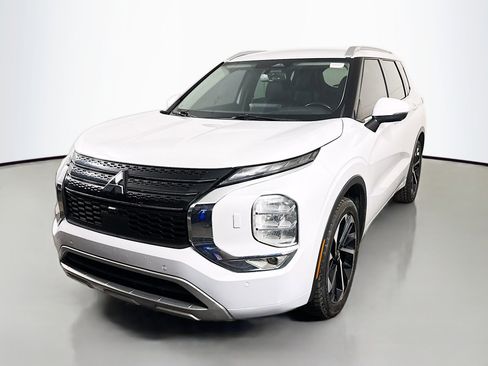 Used 2022 Mitsubishi Outlander SEL image 4