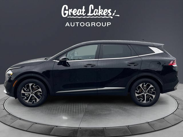 Used 2023 Kia Sportage EX FWD image 2