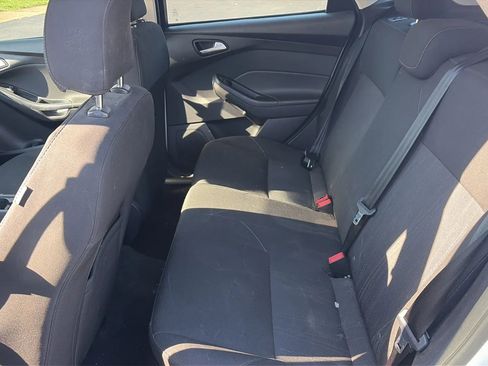 Used 2017 Ford Focus SE FWD image 11