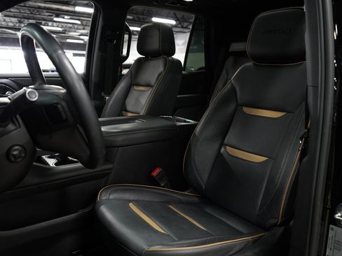 Used 2023 GMC Yukon AT4 AWD/4WD image 11