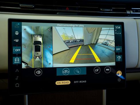 Used 2024 Land Rover Range Rover Long Wheelbase SE image 42