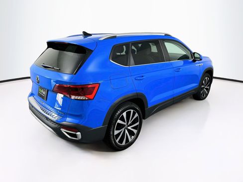 Used 2023 Volkswagen Taos SE w/ Panoramic Sunroof Package AWD/4WD image 9