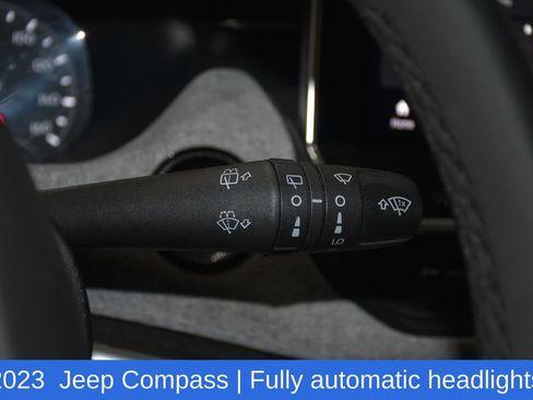 Used 2023 Jeep Compass Latitude image 12