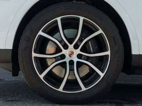 Certified 2026 Porsche Cayenne Coupe AWD/4WD image 12