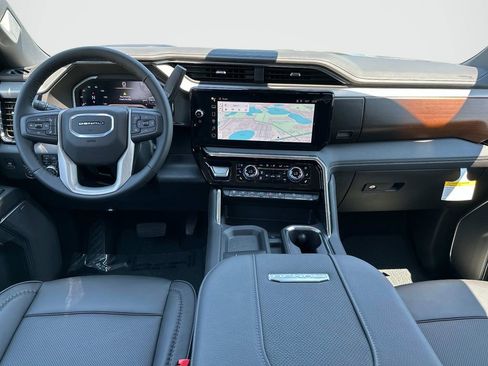 New 2025 GMC Sierra 2500 Denali w/ Denali Reserve Package image 19