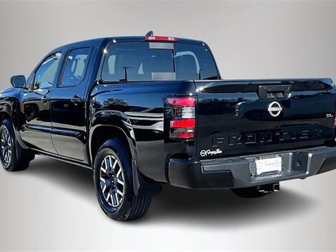 Certified 2024 Nissan Frontier SL image 4