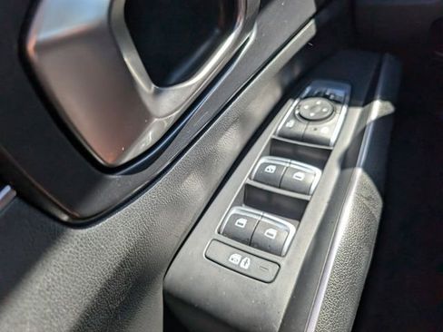 Used 2023 Kia Sorento LX image 36