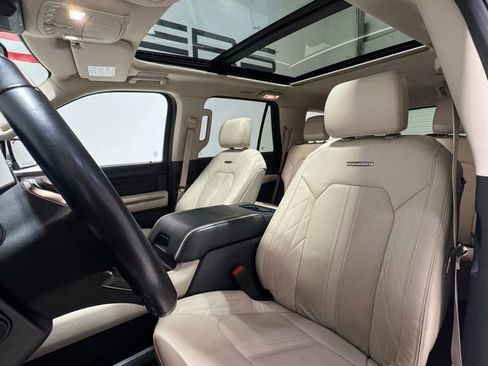 Used 2023 Ford Expedition Platinum AWD/4WD image 22