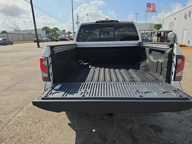 Used 2023 Nissan Titan PRO-4X w/ Pro-4x Convenience Package AWD/4WD image 12