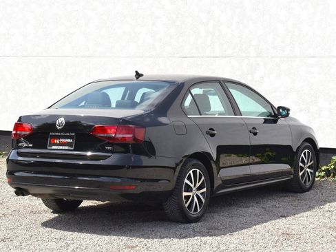 Used 2017 Volkswagen Jetta SE image 5