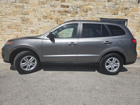 Used 2012 Hyundai Santa Fe GLS FWD image 1