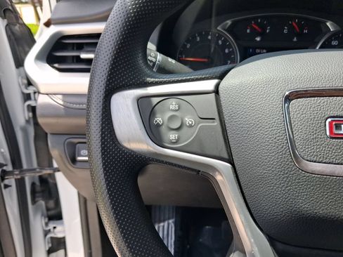 Used 2021 GMC Acadia SLE w/ Driver Convenience Package FWD image 18