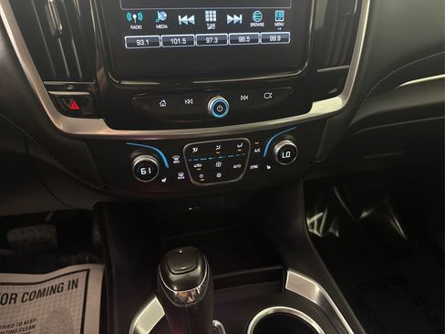 Used 2019 Chevrolet Traverse LT FWD image 37