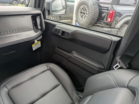 New 2025 Ford Bronco Badlands image 16