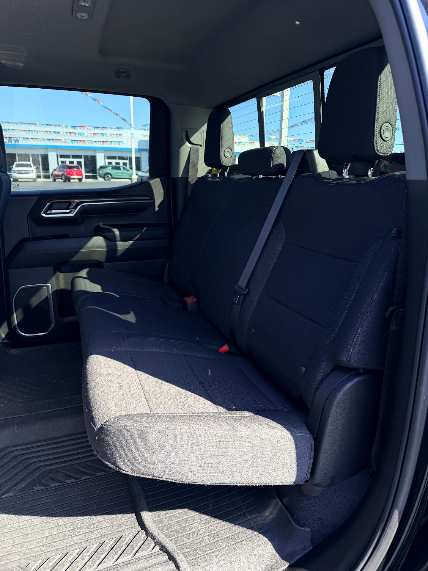 Used 2024 Chevrolet Silverado 1500 LT AWD/4WD image 10