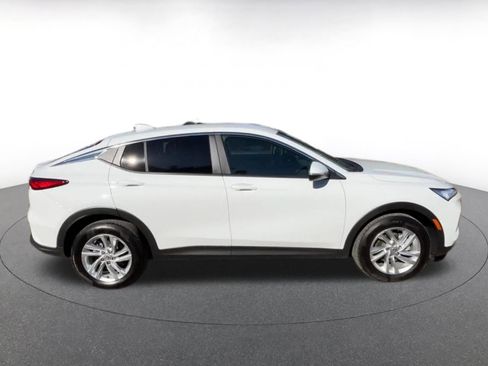 Used 2025 Buick Envista Preferred image 16