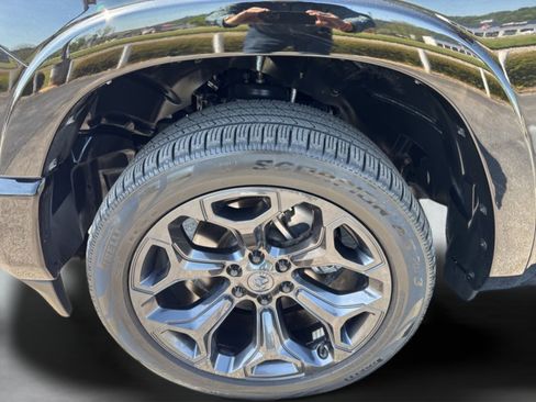 Used 2022 RAM 1500 Limited AWD/4WD image 38