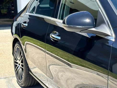 Used 2024 Mercedes-Benz C 300 Sedan image 9