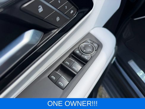 Used 2025 Chevrolet Suburban Premier AWD/4WD image 15