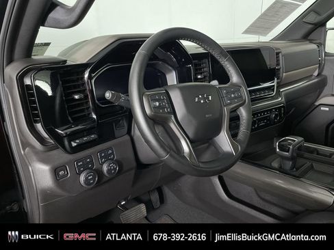 Used 2024 Chevrolet Silverado 1500 ZR2 image 11