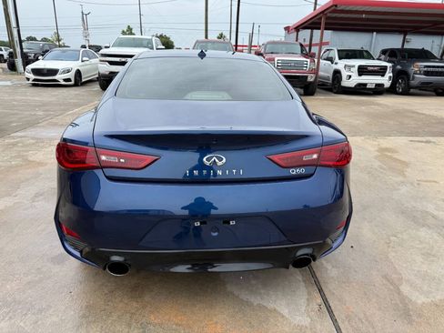 Used 2017 INFINITI Q60 3.0t w/ Premium Plus Package 3.0T RWD image 5