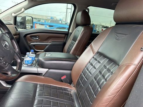 Used 2018 Nissan Titan Platinum Reserve w/ Platinum Utility Package image 7