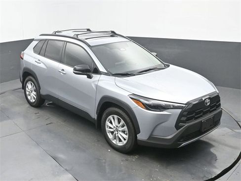 Used 2026 Toyota Corolla Cross LE w/ Moonroof Package image 27