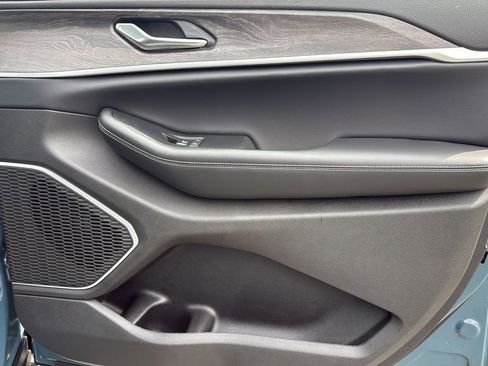 New 2026 Jeep Grand Cherokee L Limited image 10