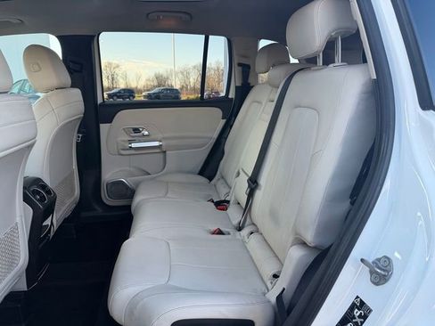 Used 2020 Mercedes-Benz GLB 250 4MATIC image 15