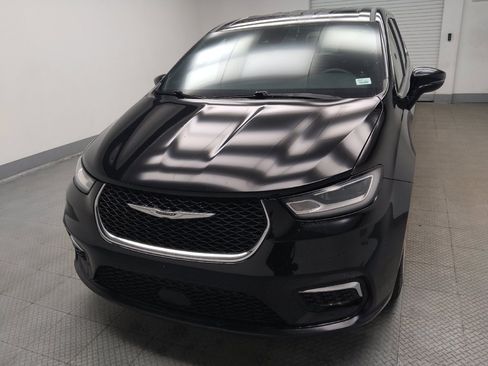 Used 2025 Chrysler Pacifica Select FWD image 15