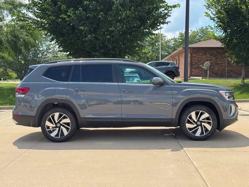 New 2026 Volkswagen Atlas SE AWD/4WD image 2