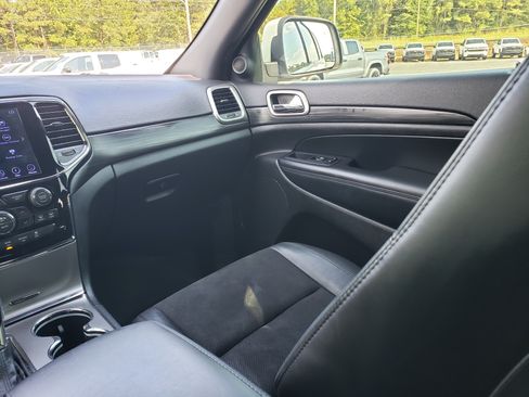 Used 2019 Jeep Grand Cherokee Altitude RWD image 32