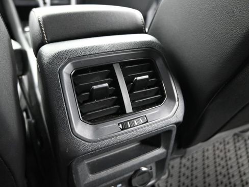 Used 2022 Volkswagen Tiguan SE R-Line image 16
