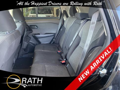 Used 2021 Nissan Rogue S FWD image 19