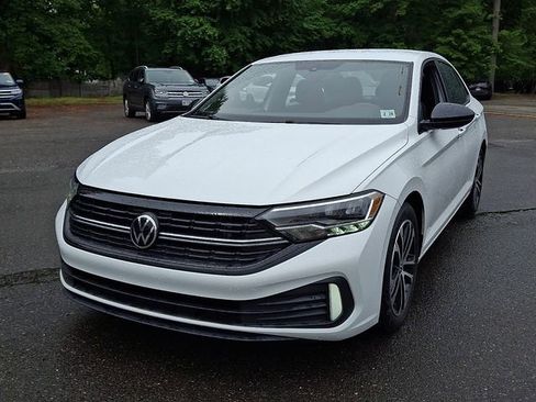 Used 2023 Volkswagen Jetta Sport FWD image 4