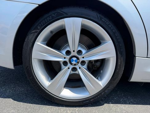 Used 2011 BMW 335i xDrive Sedan AWD/4WD image 41