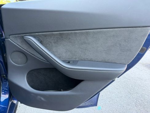 Used 2023 Tesla Model Y Long Range AWD/4WD image 29
