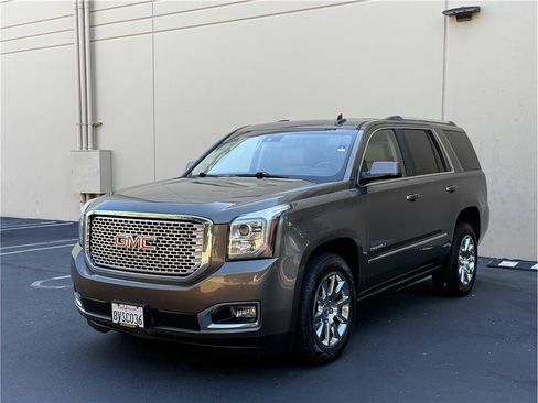Used 2016 GMC Yukon Denali w/ Open Road Package AWD/4WD image 3