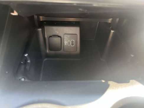 Used 2025 Ford Explorer ST AWD/4WD image 33