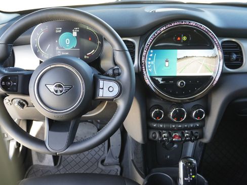 Used 2023 MINI Cooper 2-Door Hardtop image 26