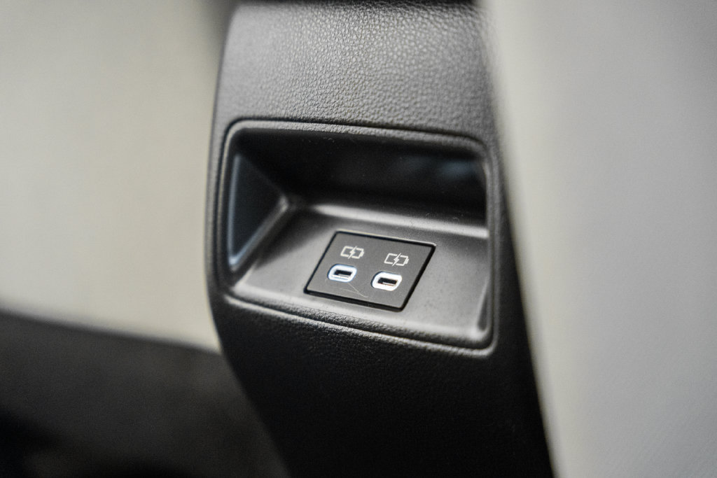 Used 2025 Toyota Corolla LE FWD image 24