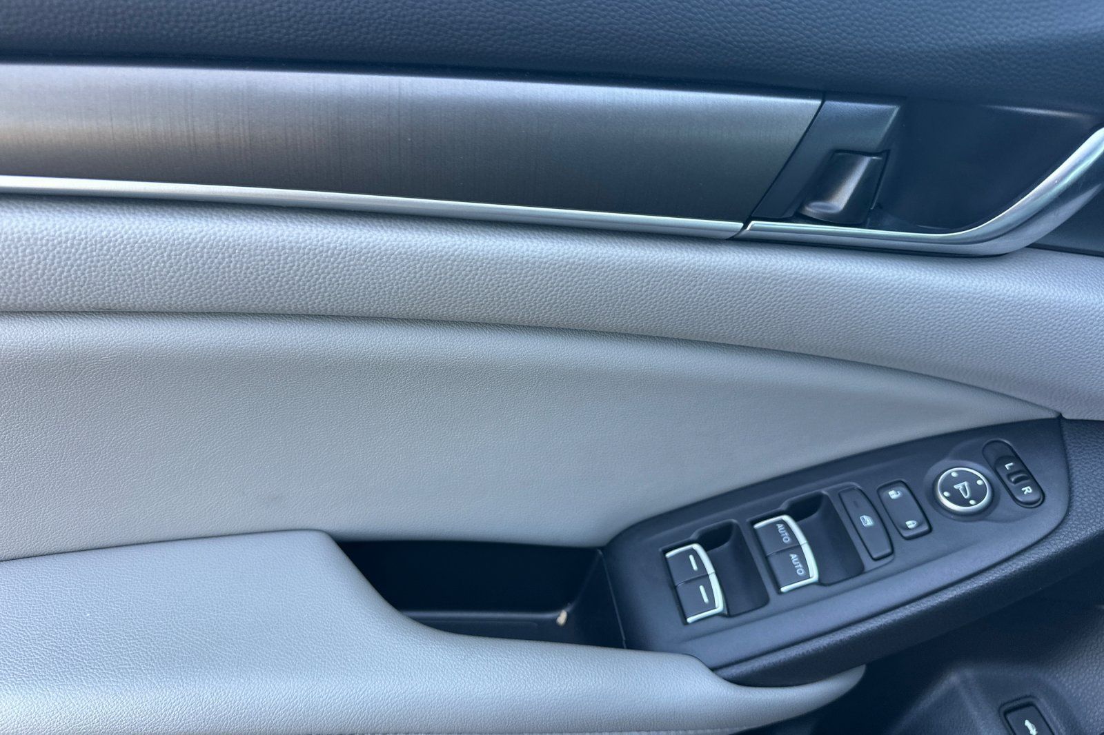 Used 2020 Honda Accord LX image 11