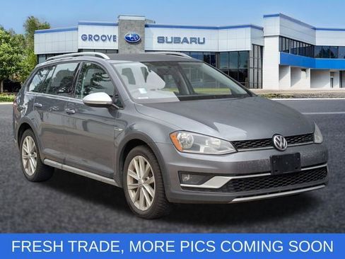 Used 2017 Volkswagen Golf Alltrack S AWD/4WD image 1